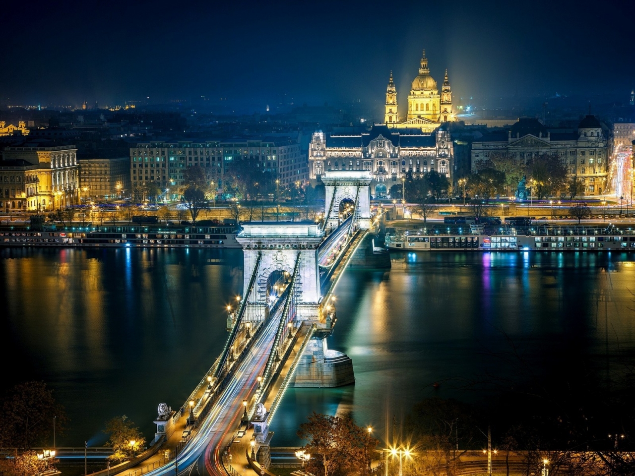 Szechenyi Chain Bridge Budapest for 1280 x 960 resolution
