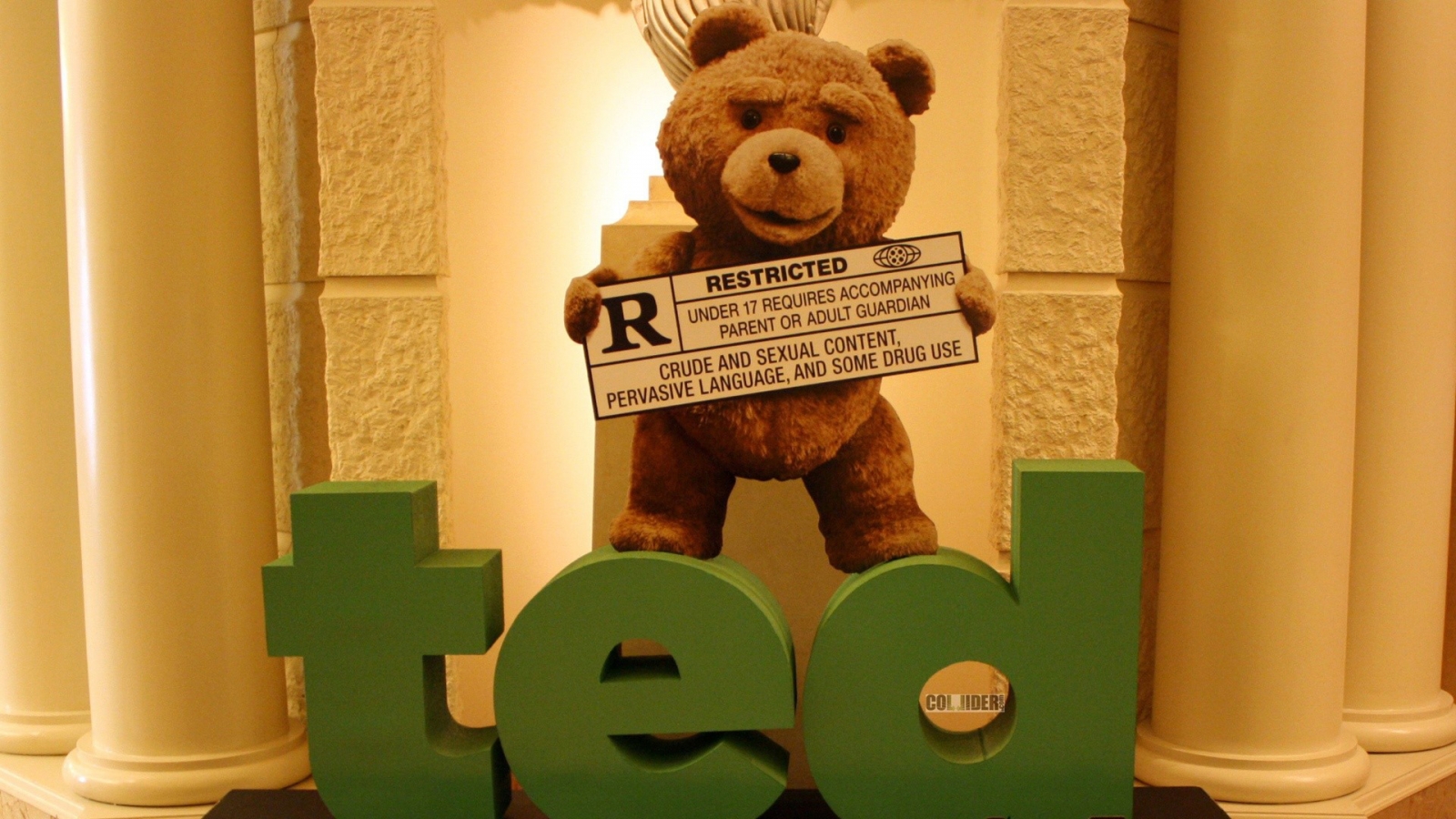 Ted Bear for 1600 x 900 HDTV resolution