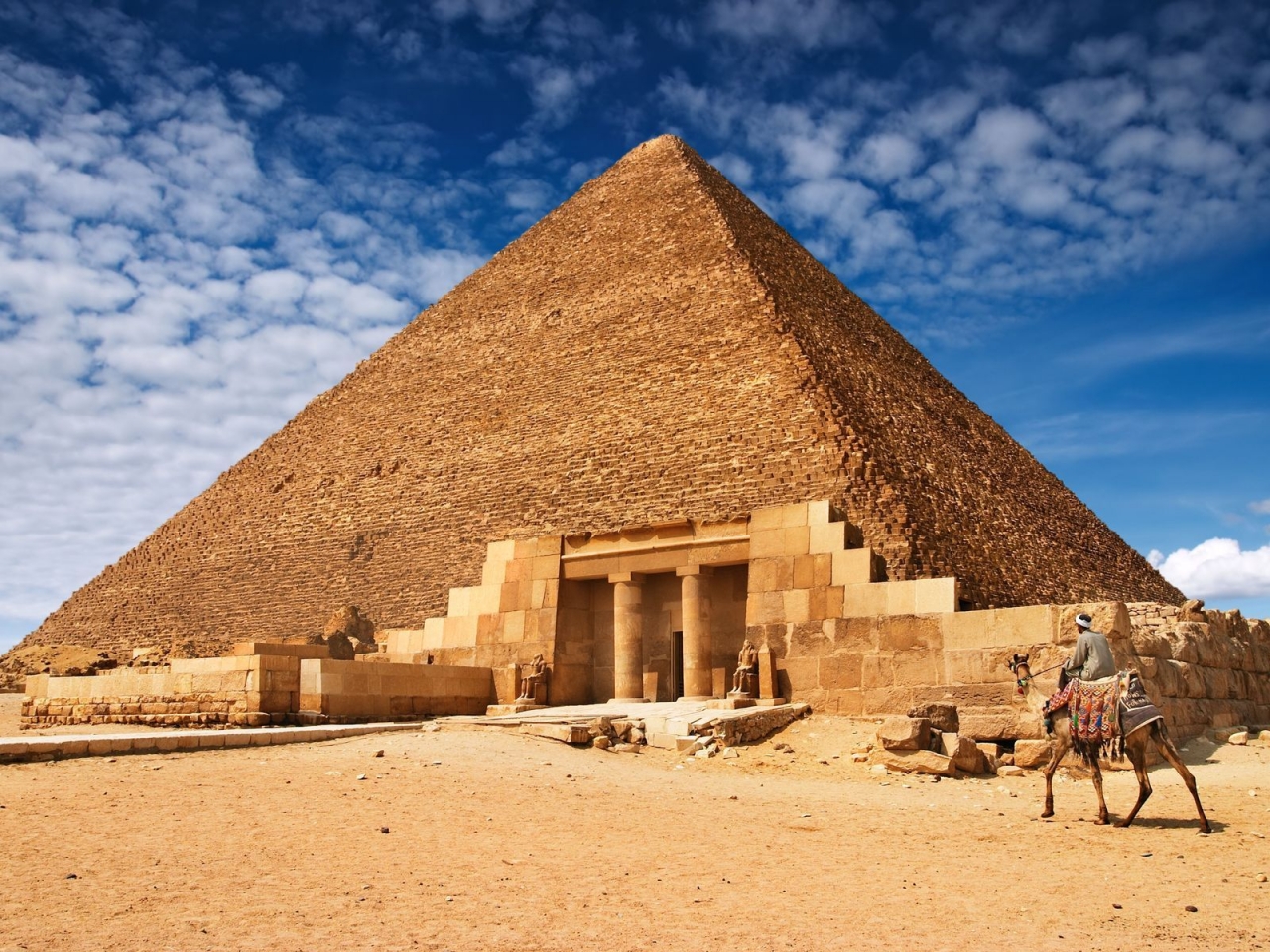 The Egyptian Pyramids for 1280 x 960 resolution