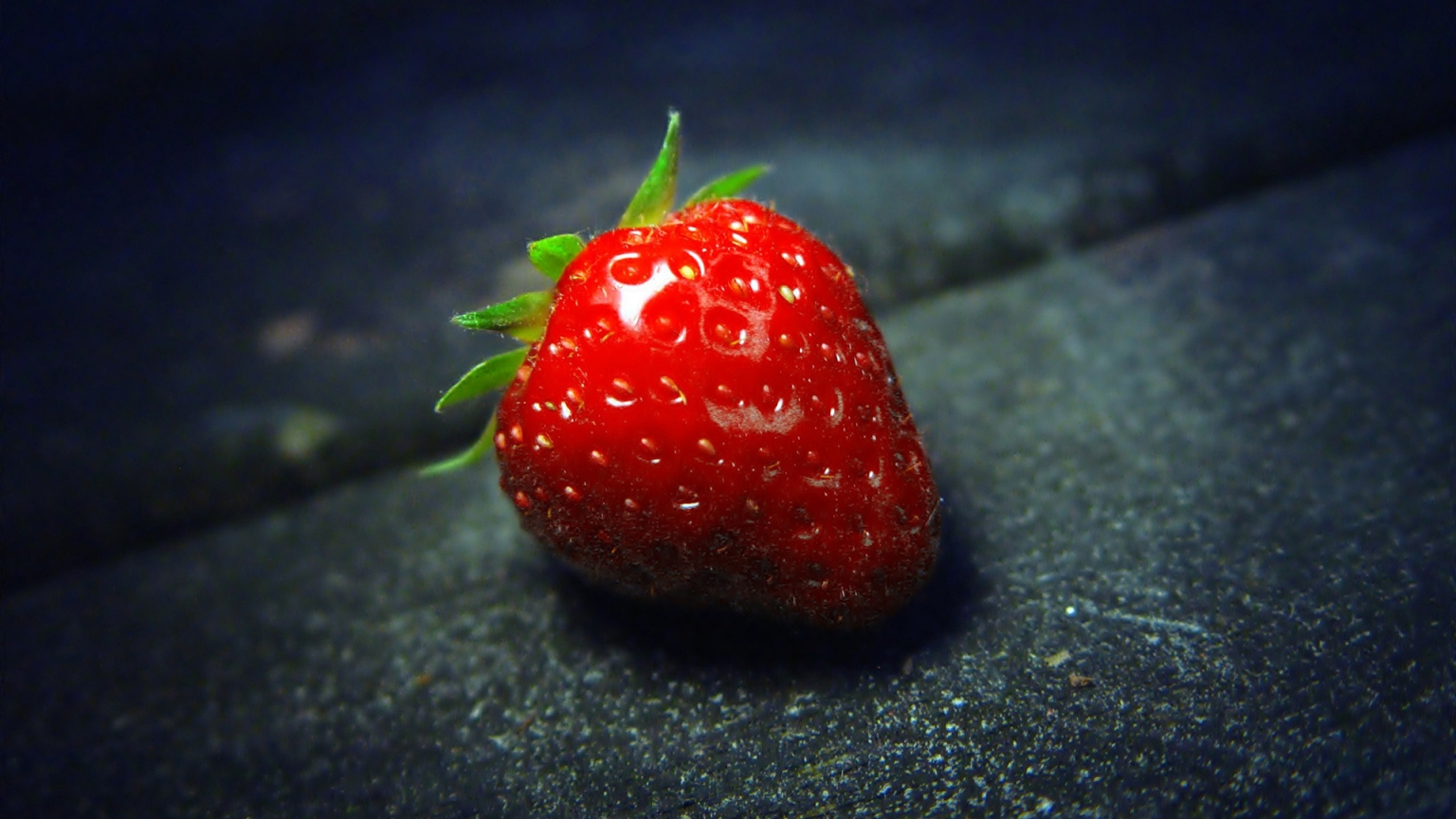 The Strawberry for 1536 x 864 HDTV resolution