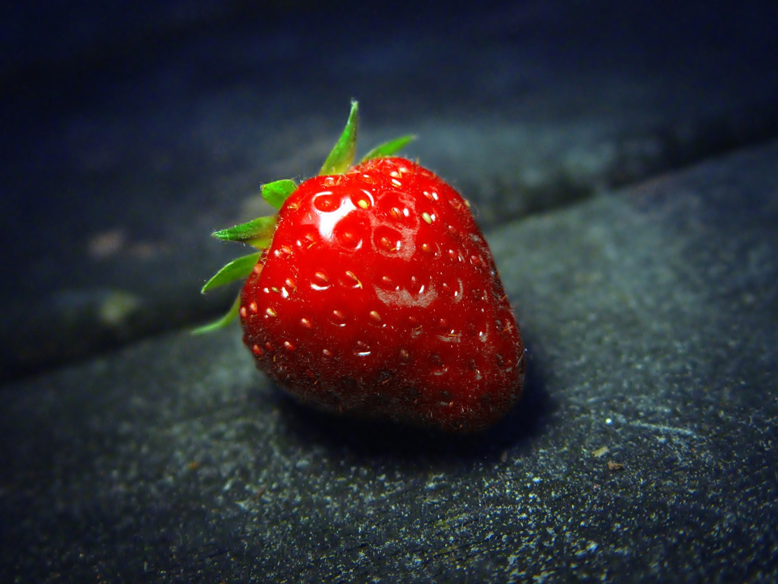 The Strawberry for 1600 x 1200 resolution