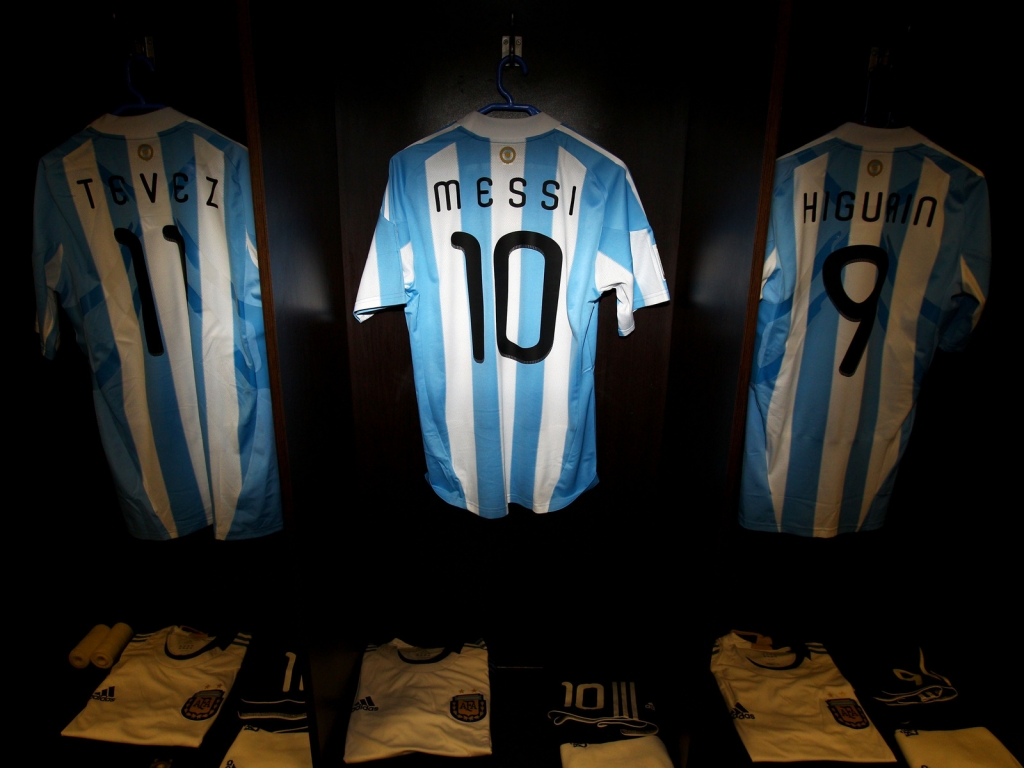 Tshirt of Messi, Tevez and Higuain for 1024 x 768 resolution