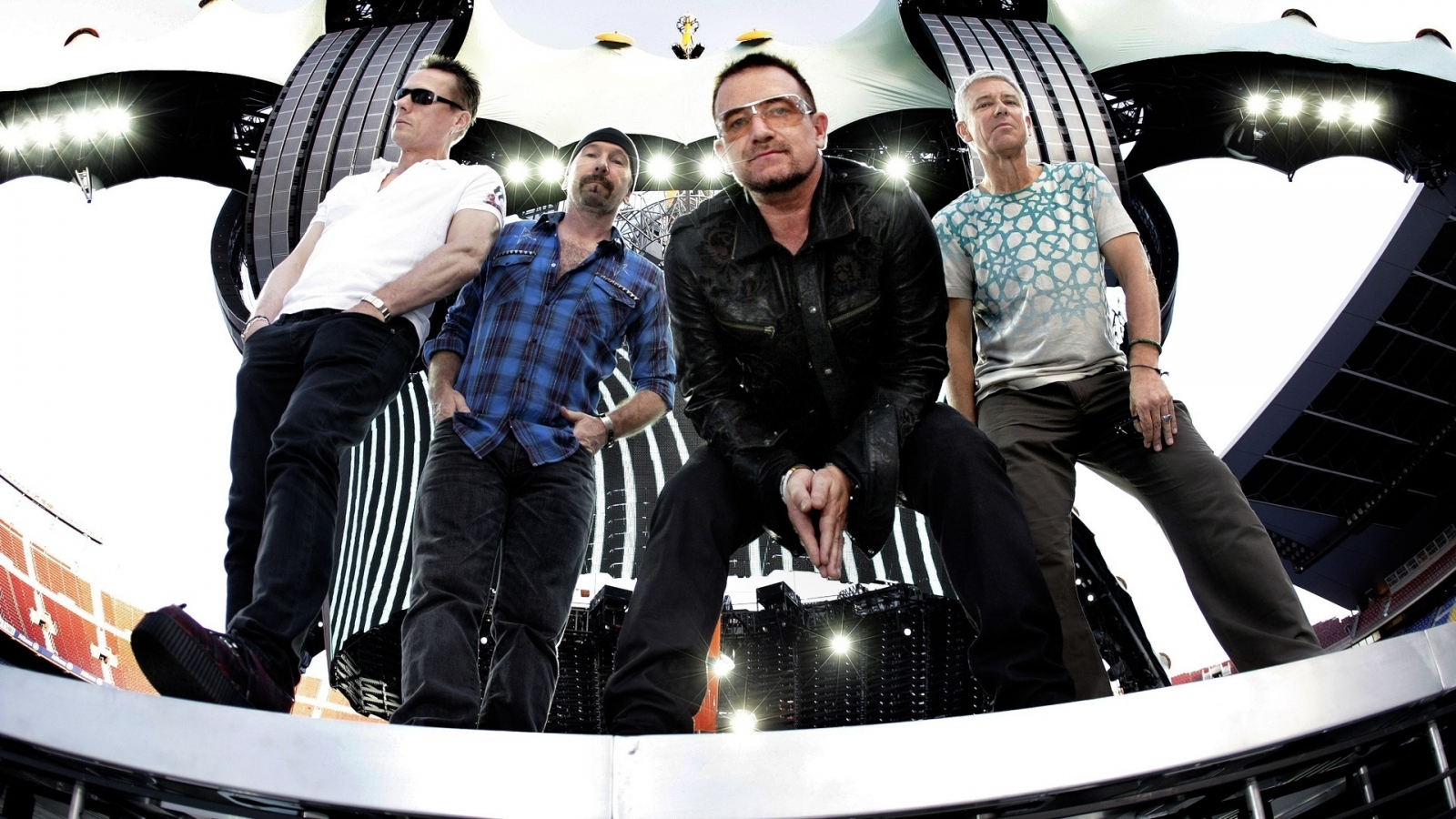 U2 band members for 1600 x 900 HDTV resolution