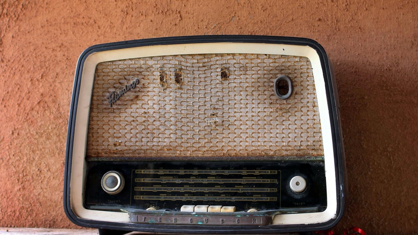 Vintage Radio Station for 1366 x 768 HDTV resolution