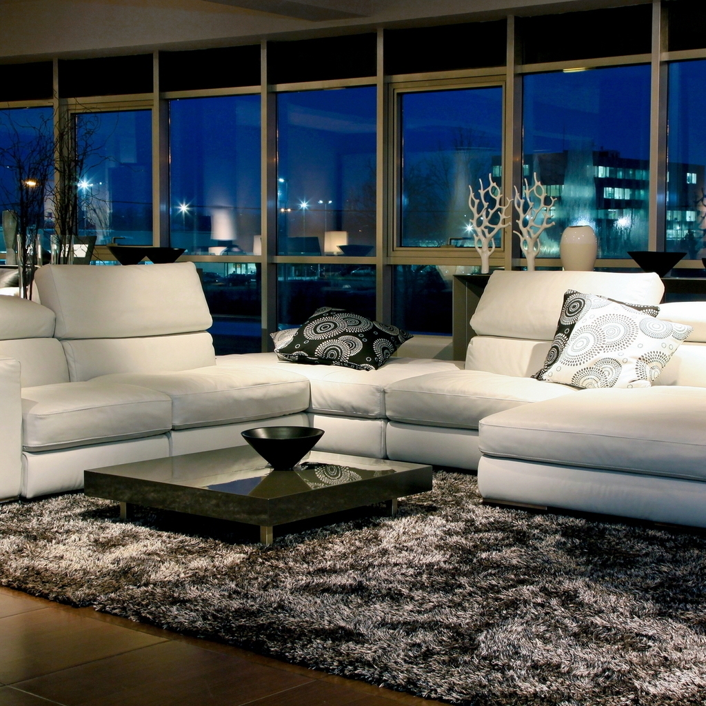 White Sofa for 1024 x 1024 iPad resolution