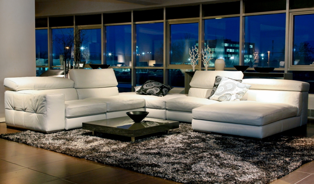 White Sofa for 1024 x 600 widescreen resolution
