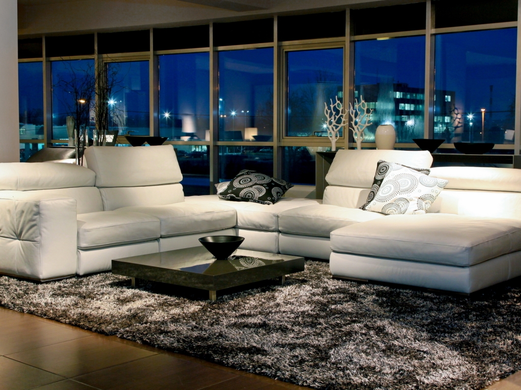 White Sofa for 1024 x 768 resolution