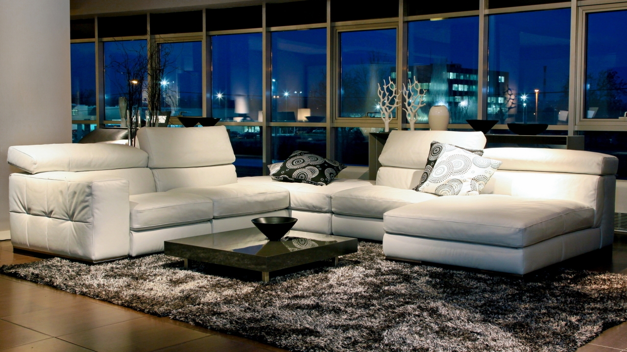White Sofa for 1280 x 720 HDTV 720p resolution
