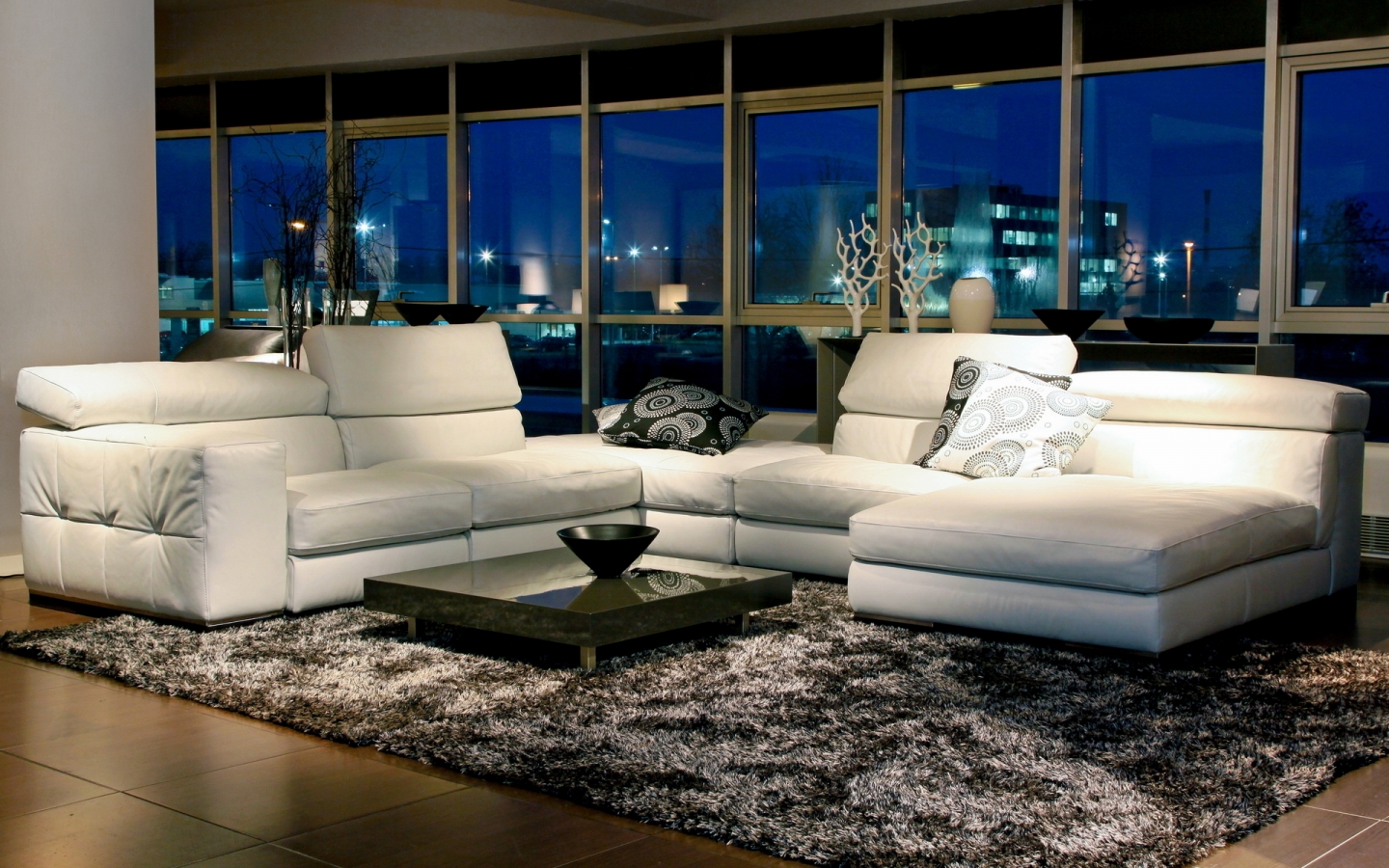 White Sofa for 1440 x 900 widescreen resolution