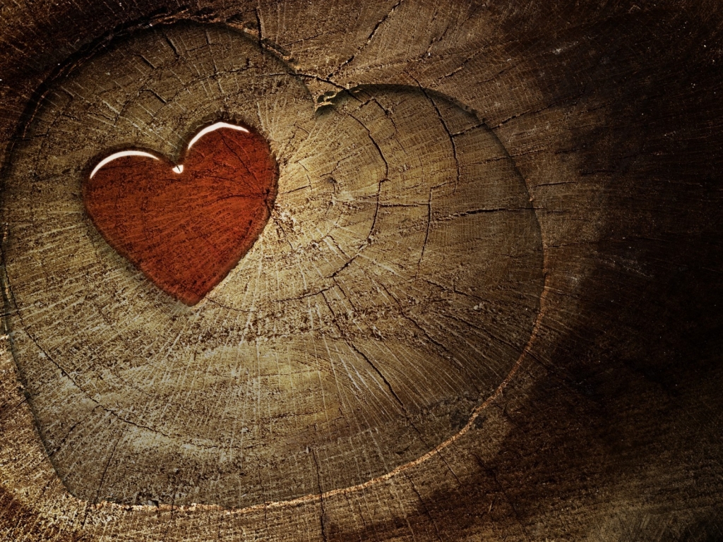 Wood Heart for 1024 x 768 resolution