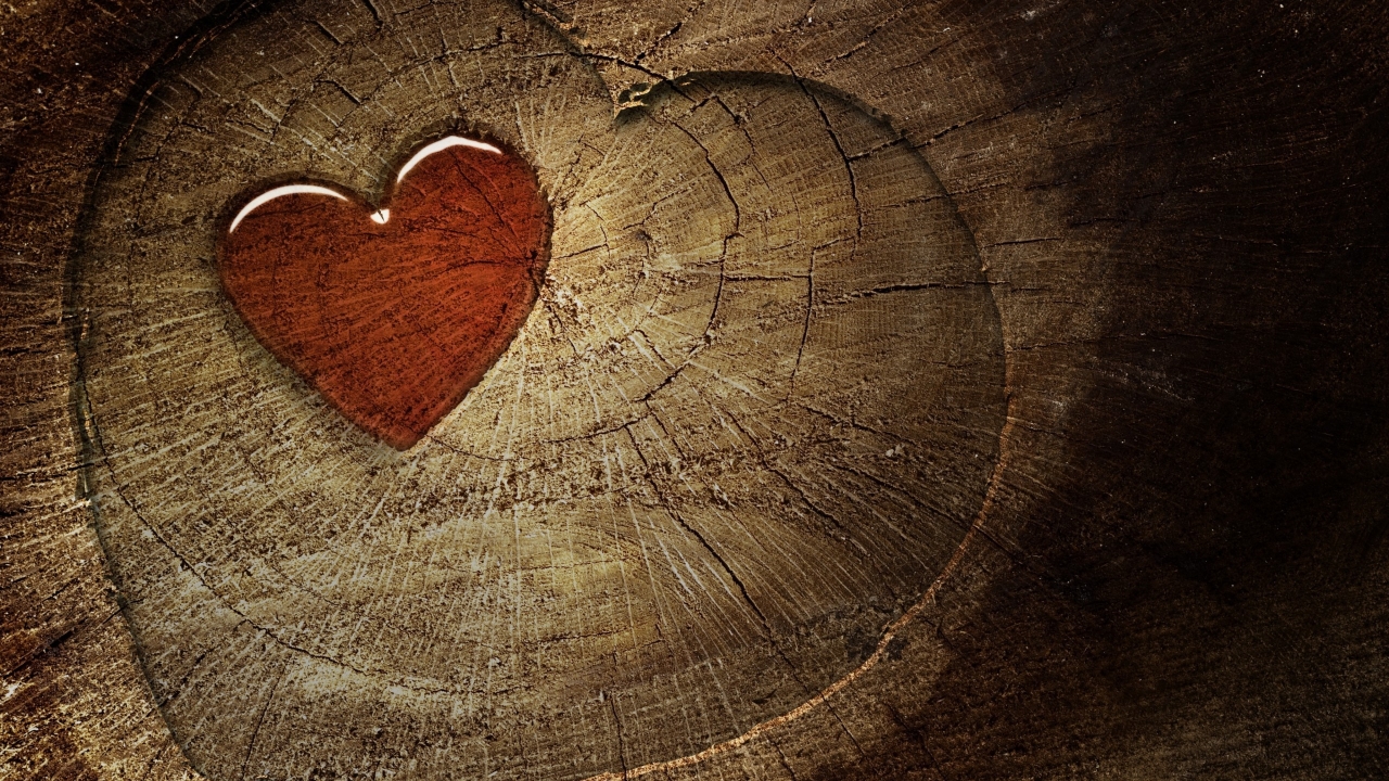 Wood Heart for 1280 x 720 HDTV 720p resolution