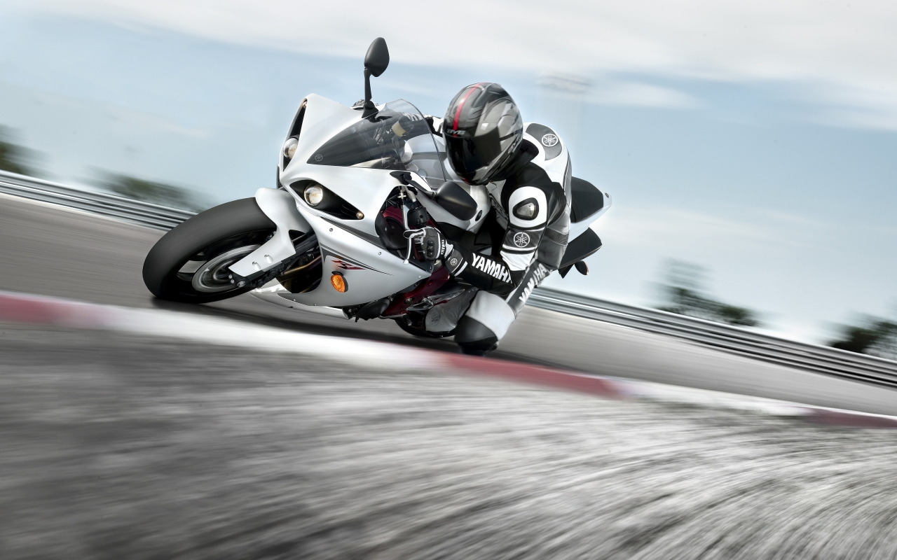 Yamaha Speed Racing for 1280 x 800 widescreen resolution