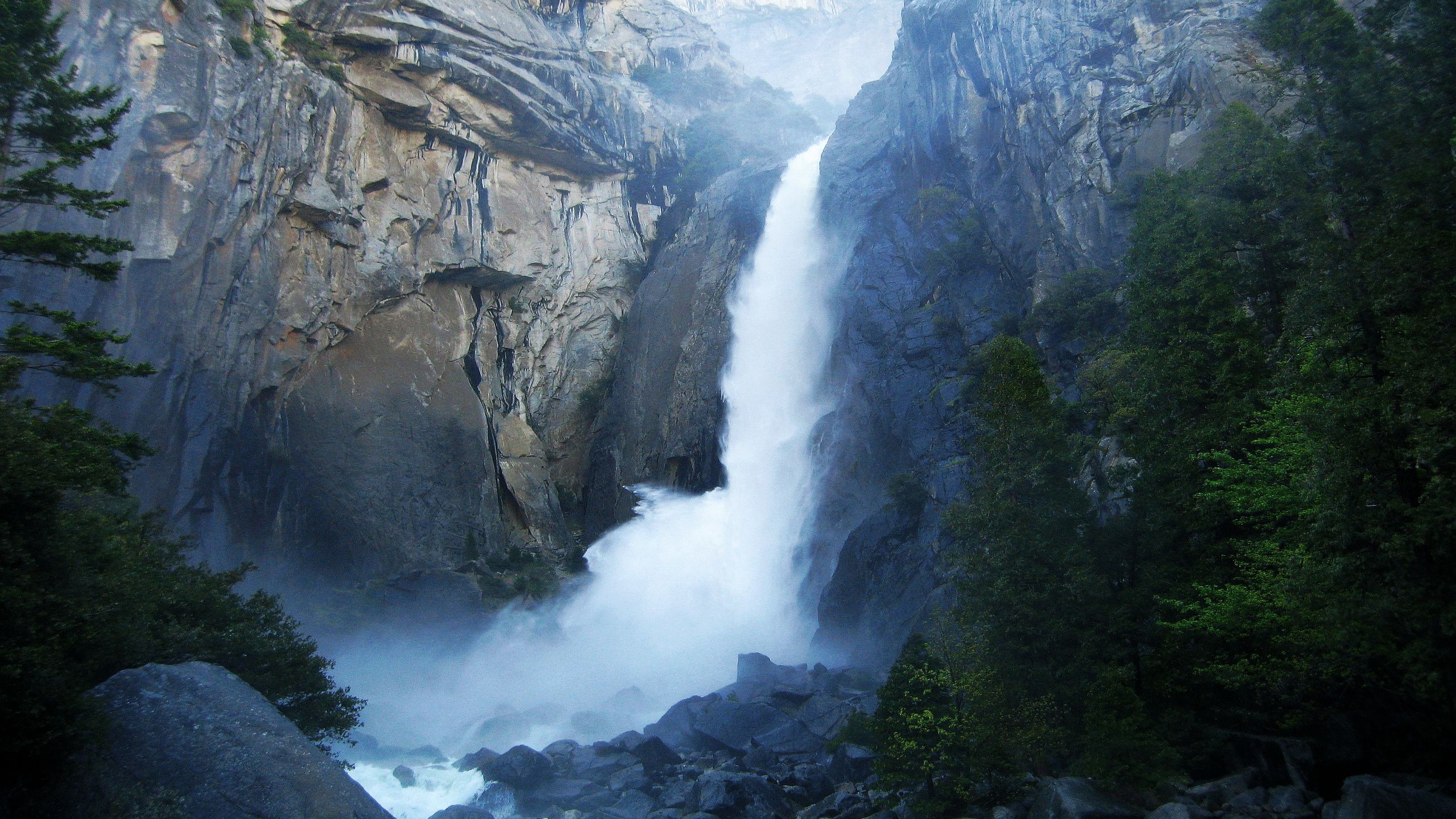 Yosemite Waterfalls for 2560x1440 HDTV resolution