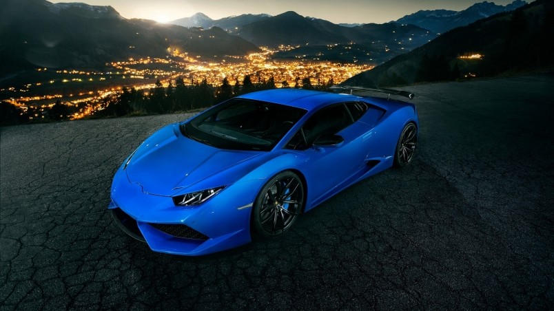 Blue Lamborghini Huracan wallpaper